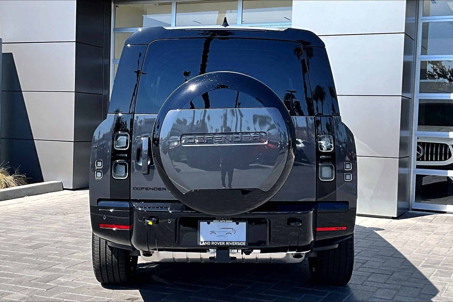 2026 Land Rover Defender 130 X-Dynamic SE