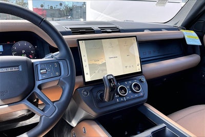2026 Land Rover Defender 130 X-Dynamic SE