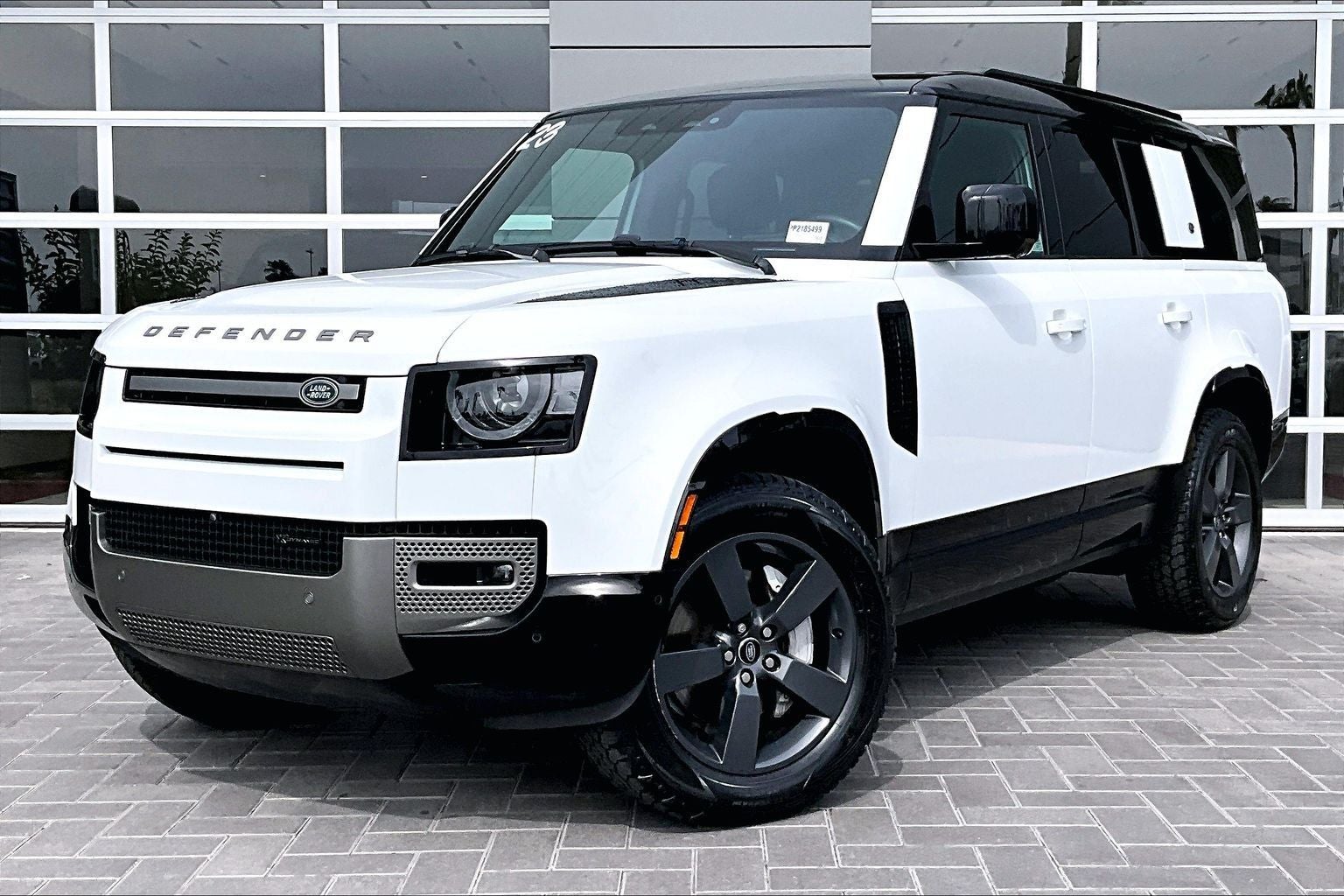 2023 Land Rover Defender 130 X-Dynamic SE