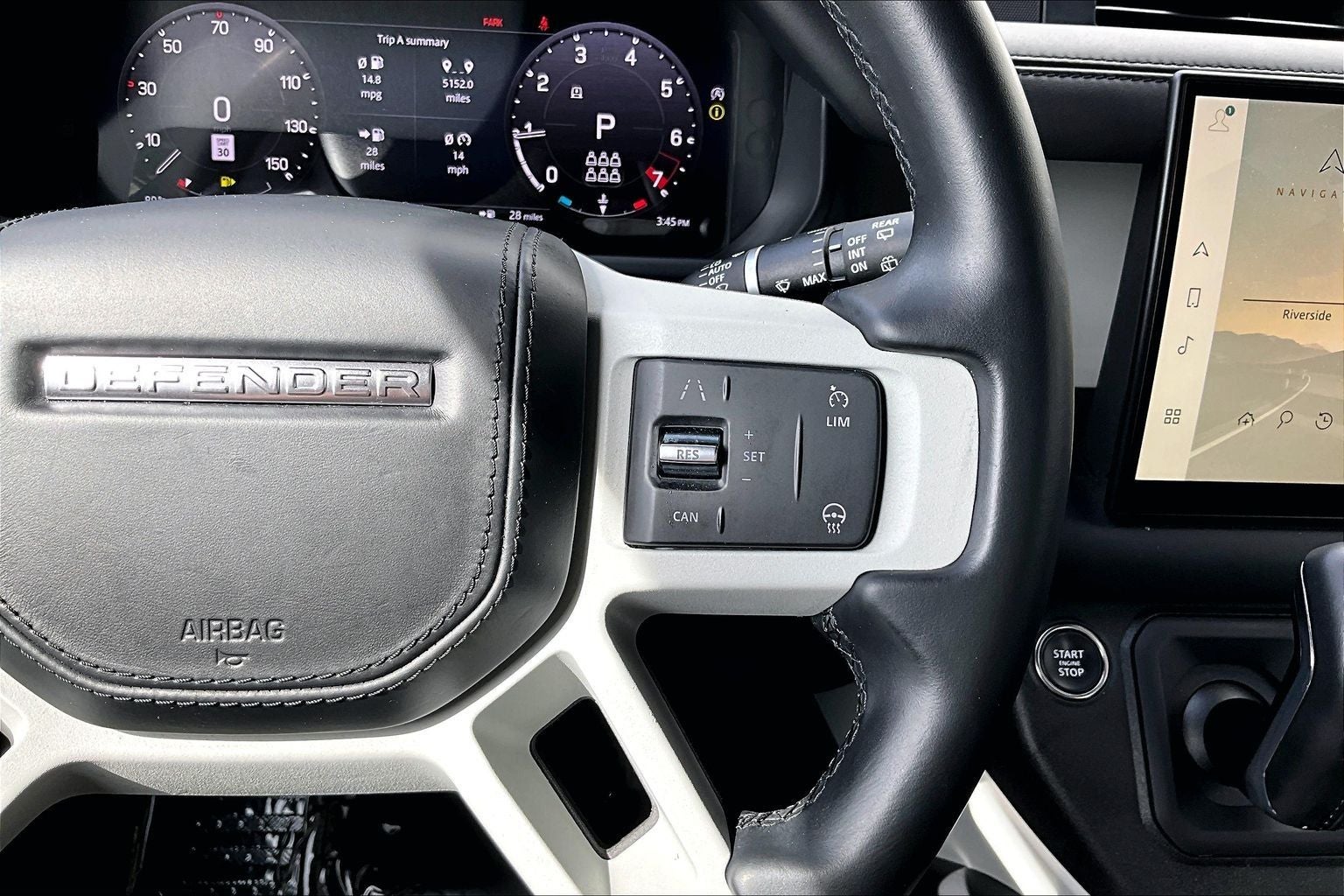 2023 Land Rover Defender 130 X-Dynamic SE