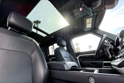 2023 Land Rover Defender 130 X-Dynamic SE