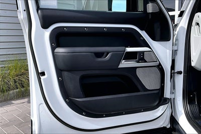 2023 Land Rover Defender 130 X-Dynamic SE