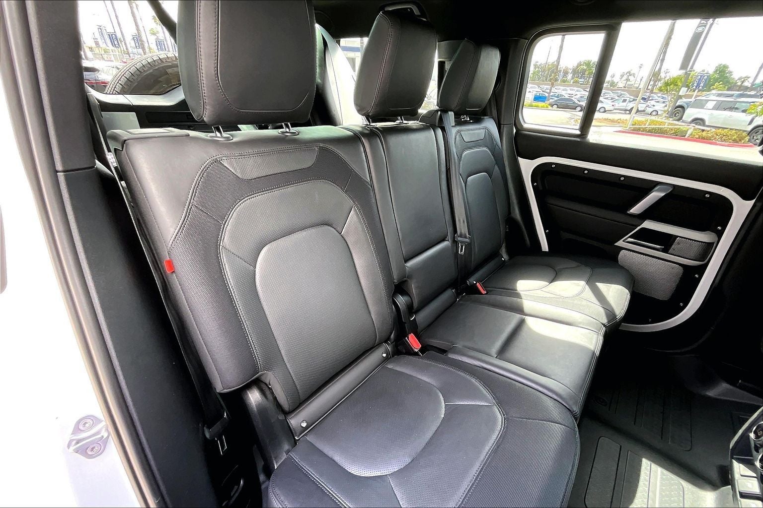 2023 Land Rover Defender 130 X-Dynamic SE