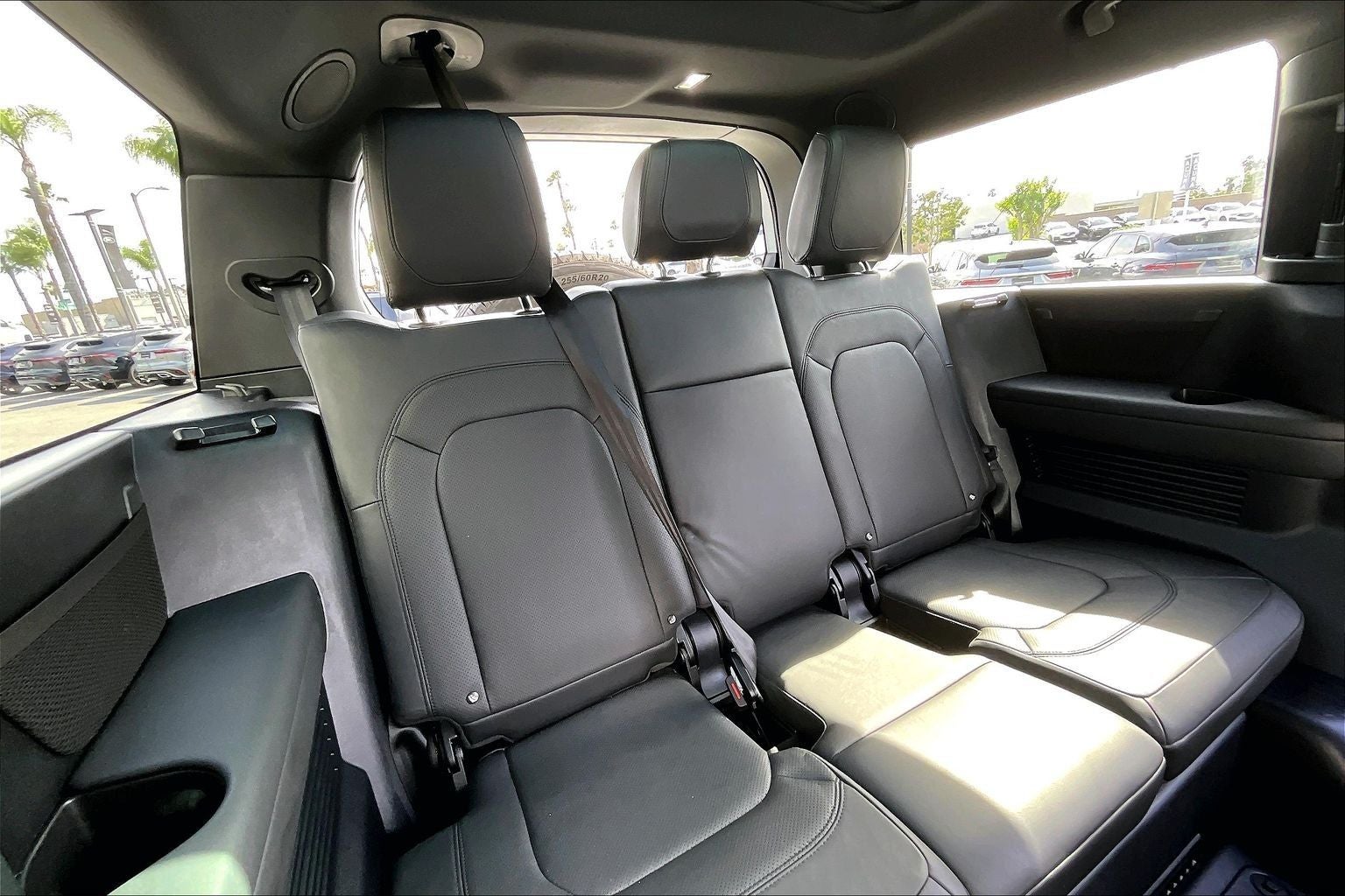 2023 Land Rover Defender 130 X-Dynamic SE