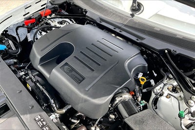 2023 Land Rover Defender 130 X-Dynamic SE