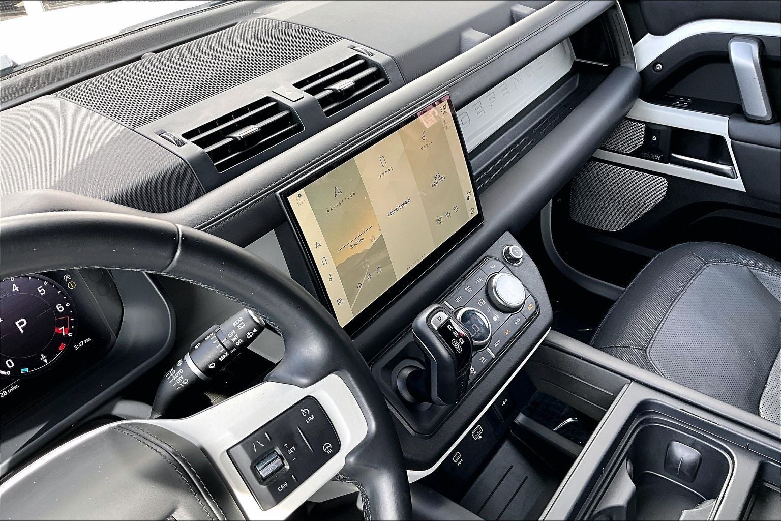 2023 Land Rover Defender 130 X-Dynamic SE