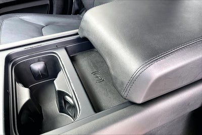 2023 Land Rover Defender 130 X-Dynamic SE