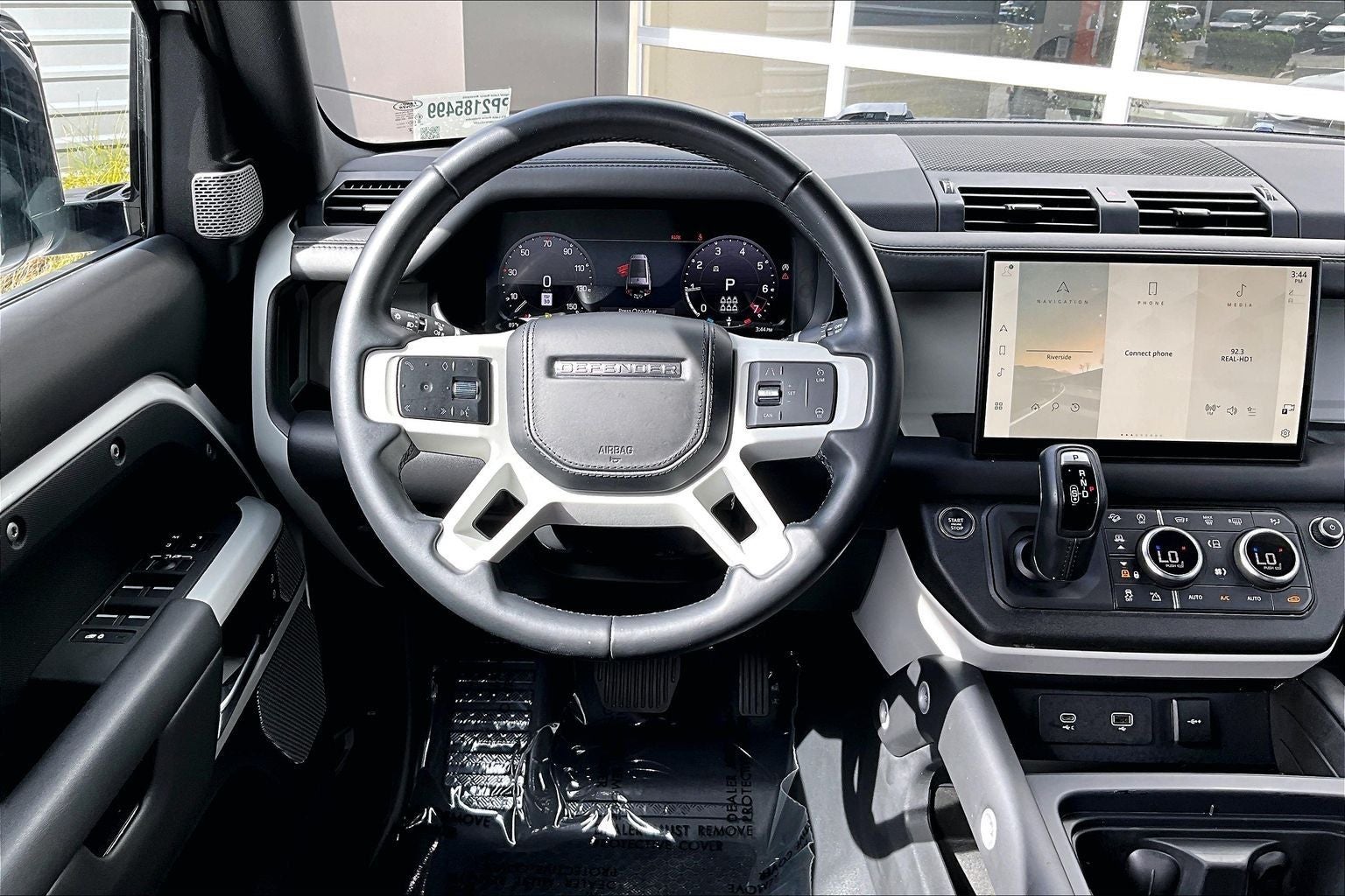2023 Land Rover Defender 130 X-Dynamic SE