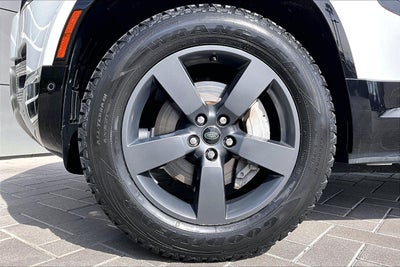 2023 Land Rover Defender 130 X-Dynamic SE
