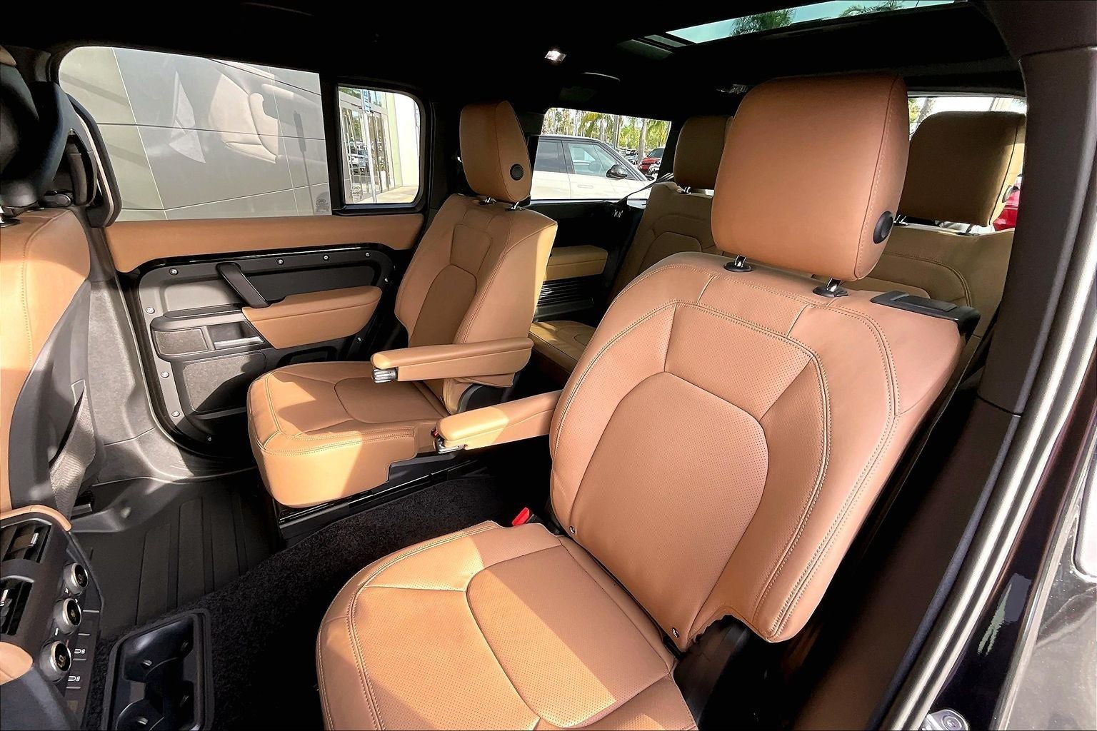 2026 Land Rover Defender 130 X-Dynamic SE