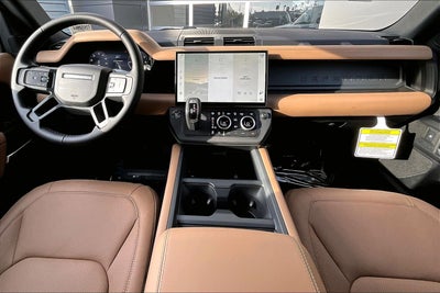 2026 Land Rover Defender 130 X-Dynamic SE