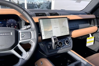 2026 Land Rover Defender 130 X-Dynamic SE