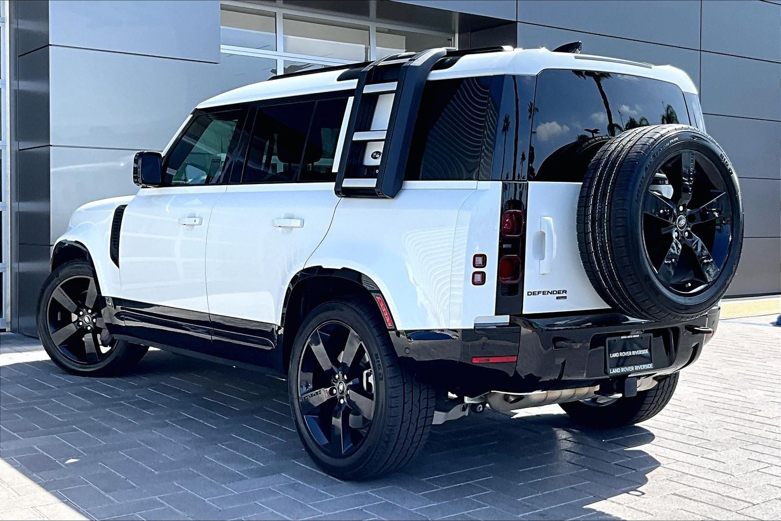2022 Land Rover Defender 110 X-Dynamic HSE