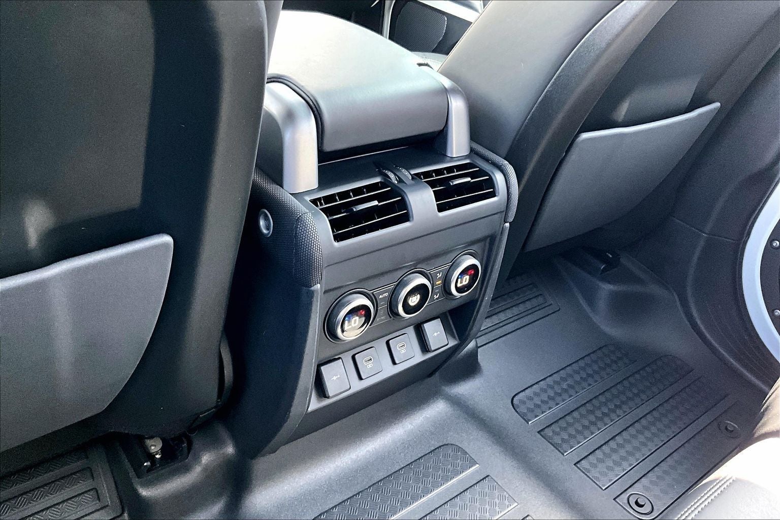 2022 Land Rover Defender 110 X-Dynamic HSE