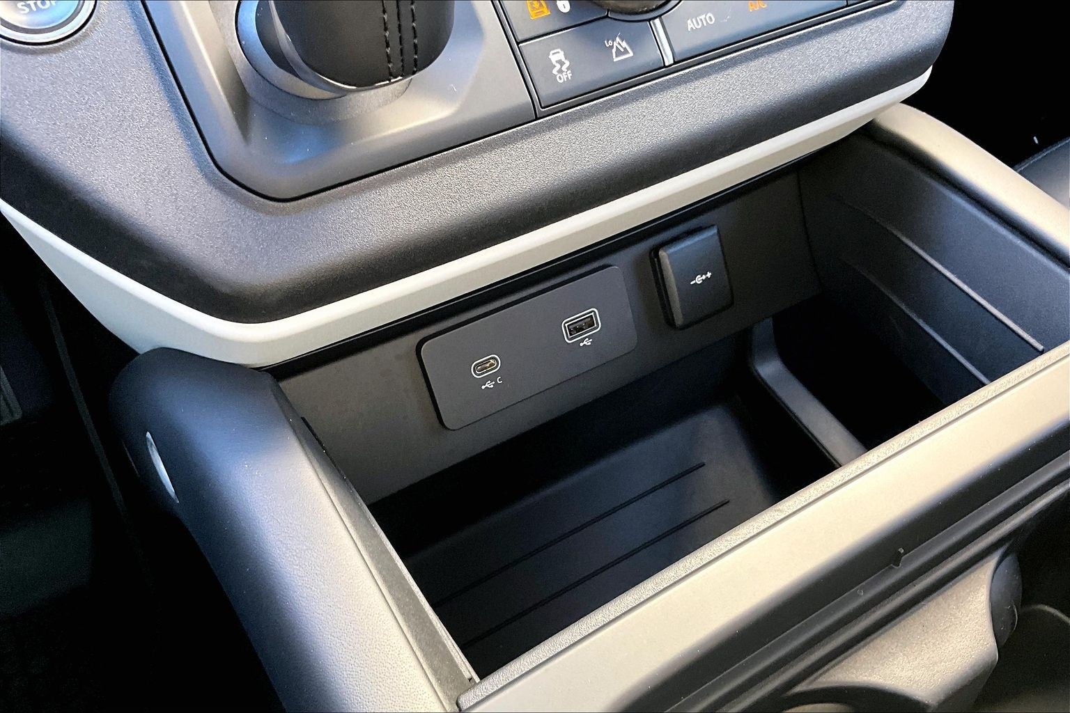 2023 Land Rover Defender 90 S