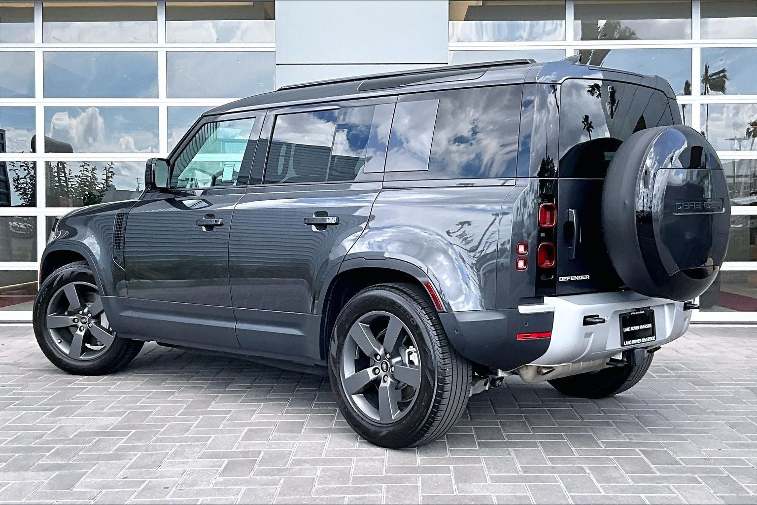 2025 Land Rover Defender 110 S