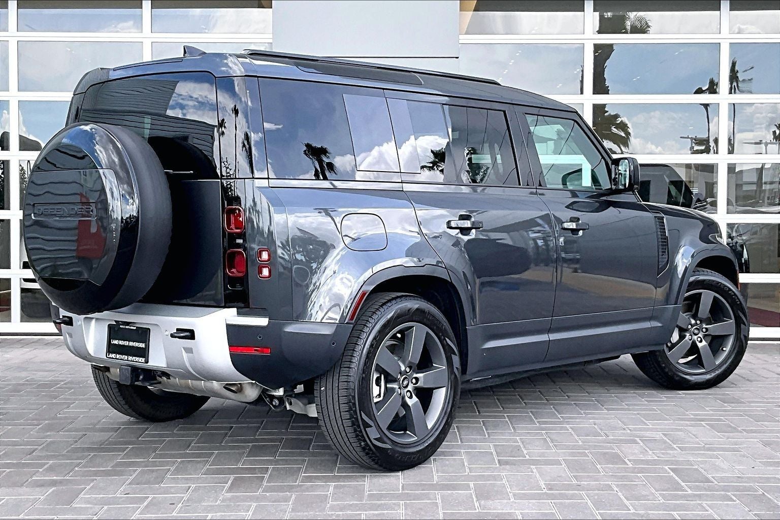 2025 Land Rover Defender 110 S