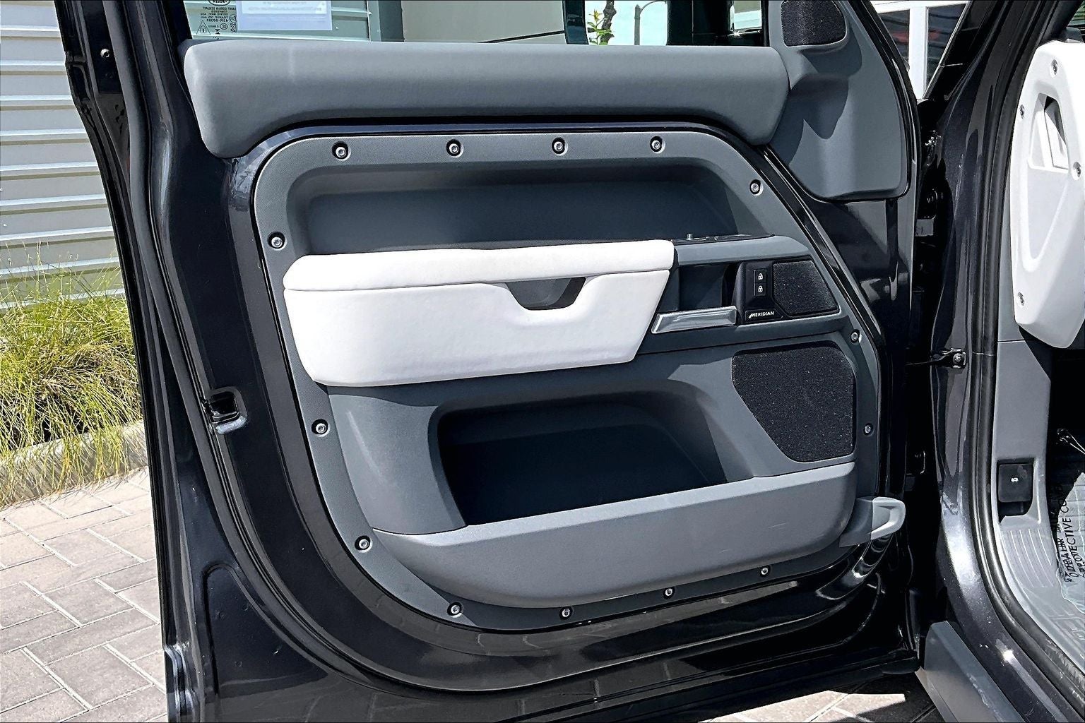 2025 Land Rover Defender 110 S