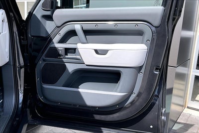 2025 Land Rover Defender 110 S