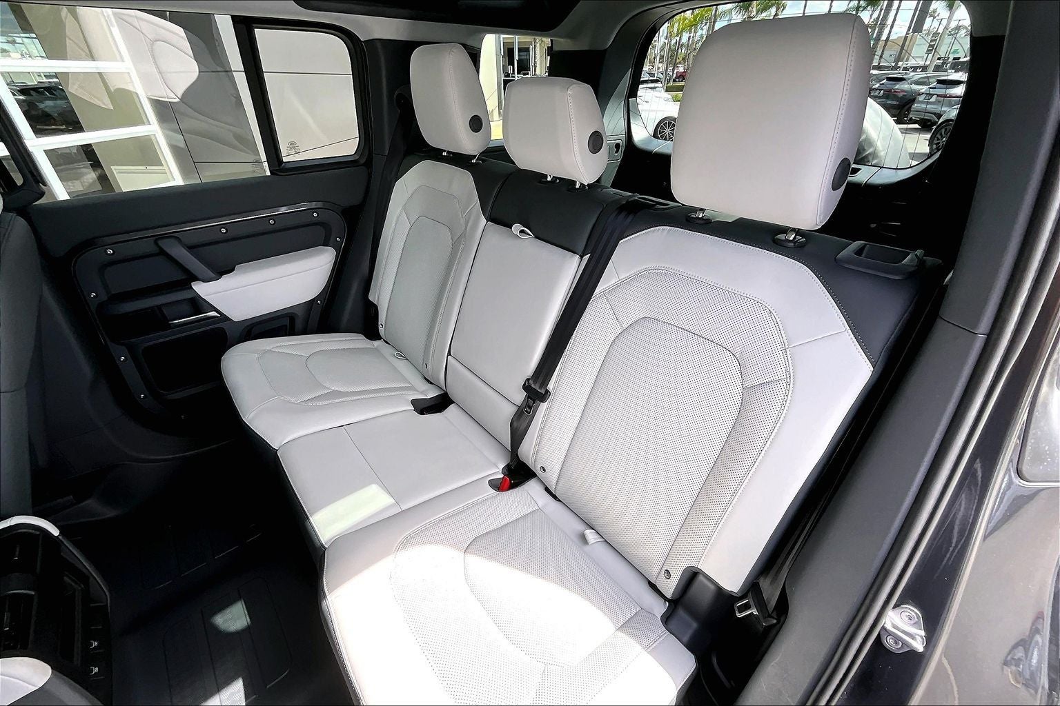 2025 Land Rover Defender 110 S