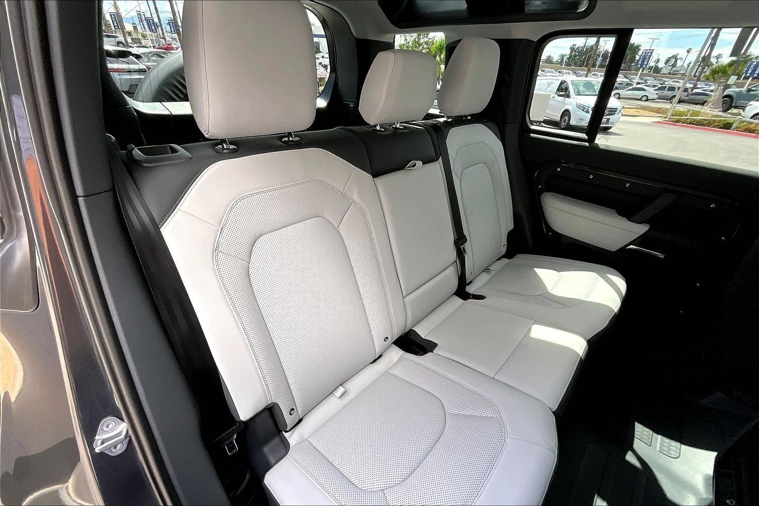 2025 Land Rover Defender 110 S