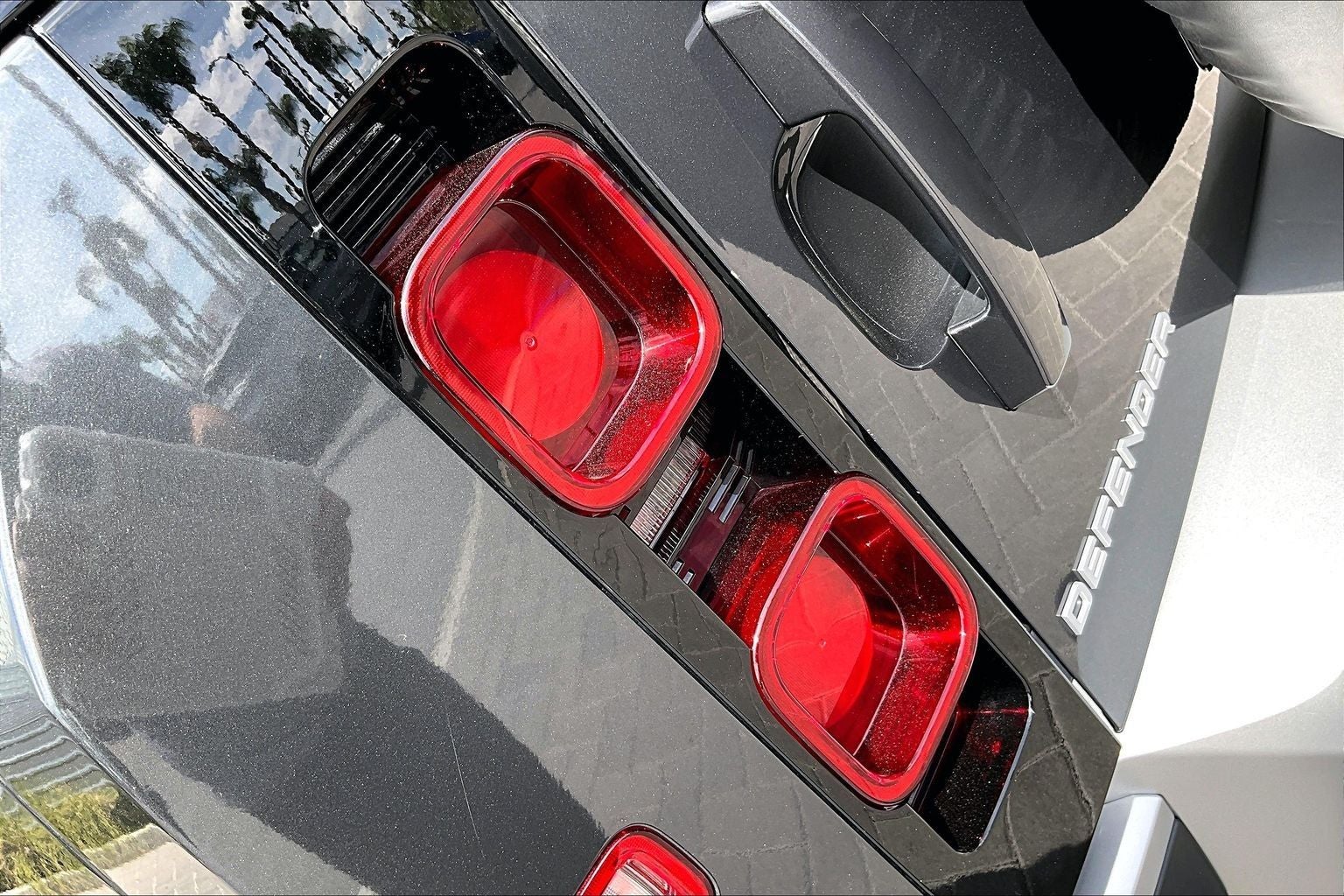 2025 Land Rover Defender 110 S