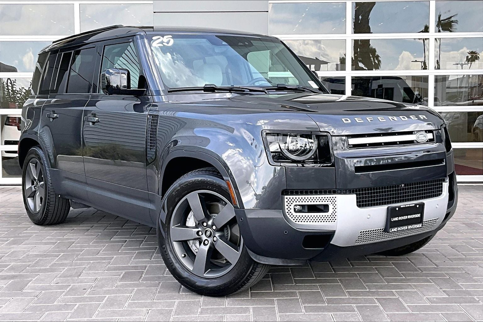 2025 Land Rover Defender 110 S