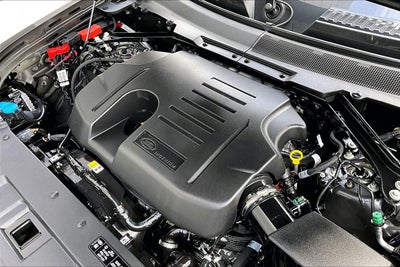 2025 Land Rover Defender 110 S