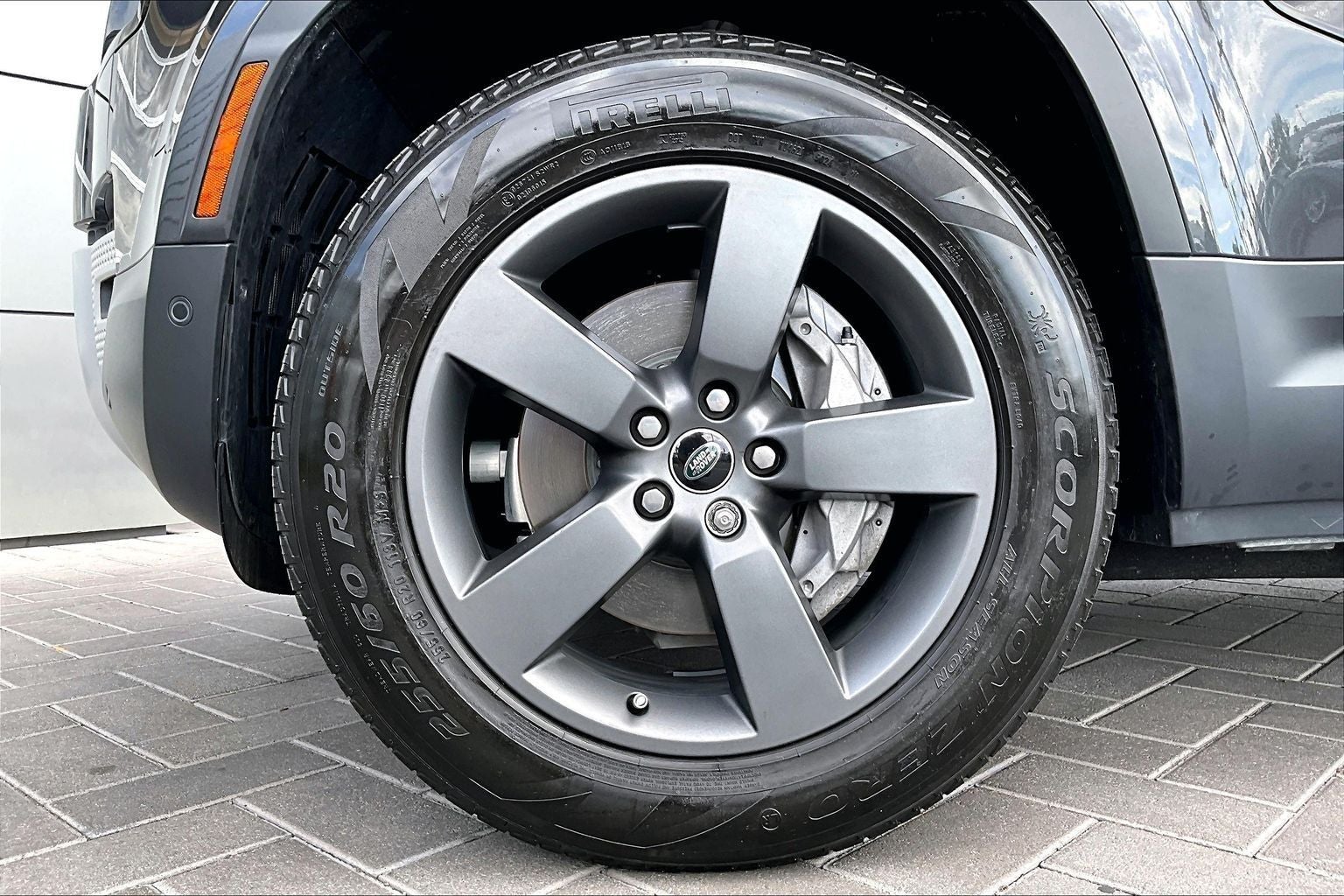 2025 Land Rover Defender 110 S