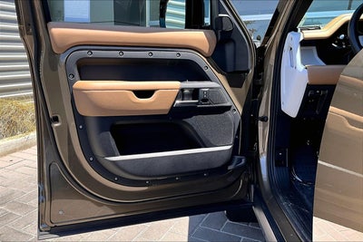 2025 Land Rover Defender 110 S
