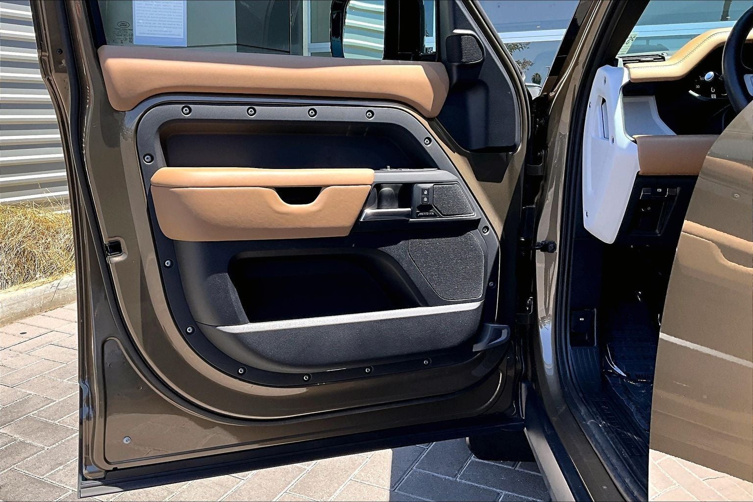 2025 Land Rover Defender 110 S