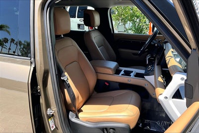 2025 Land Rover Defender 110 S