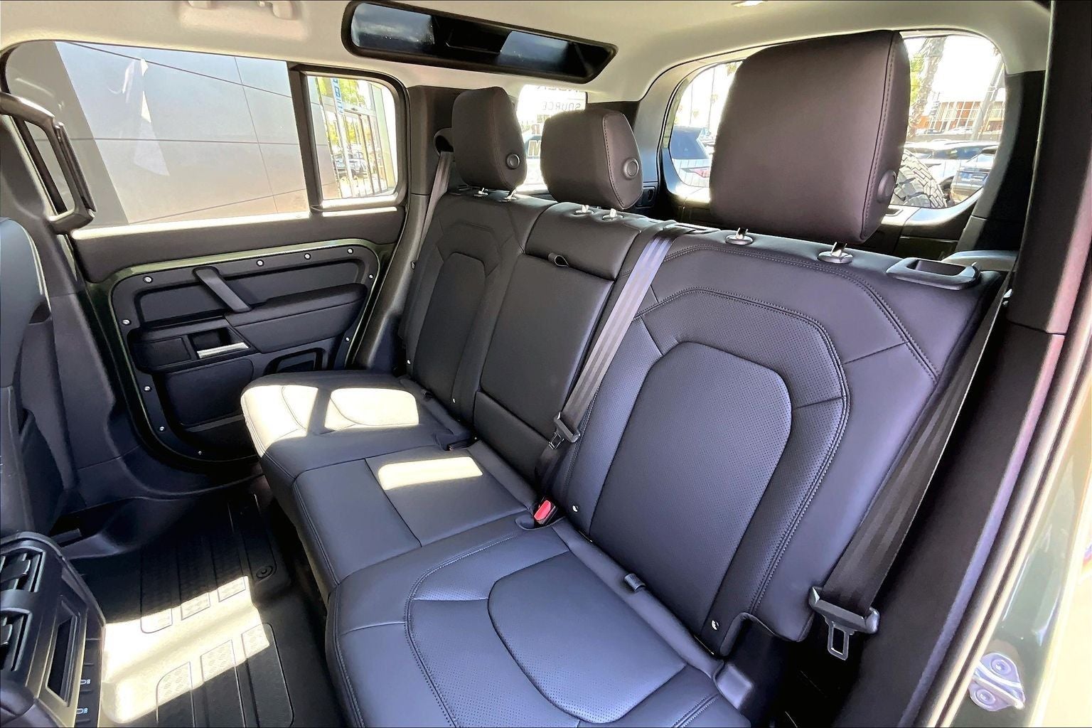 2026 Land Rover Defender 110 S TReK