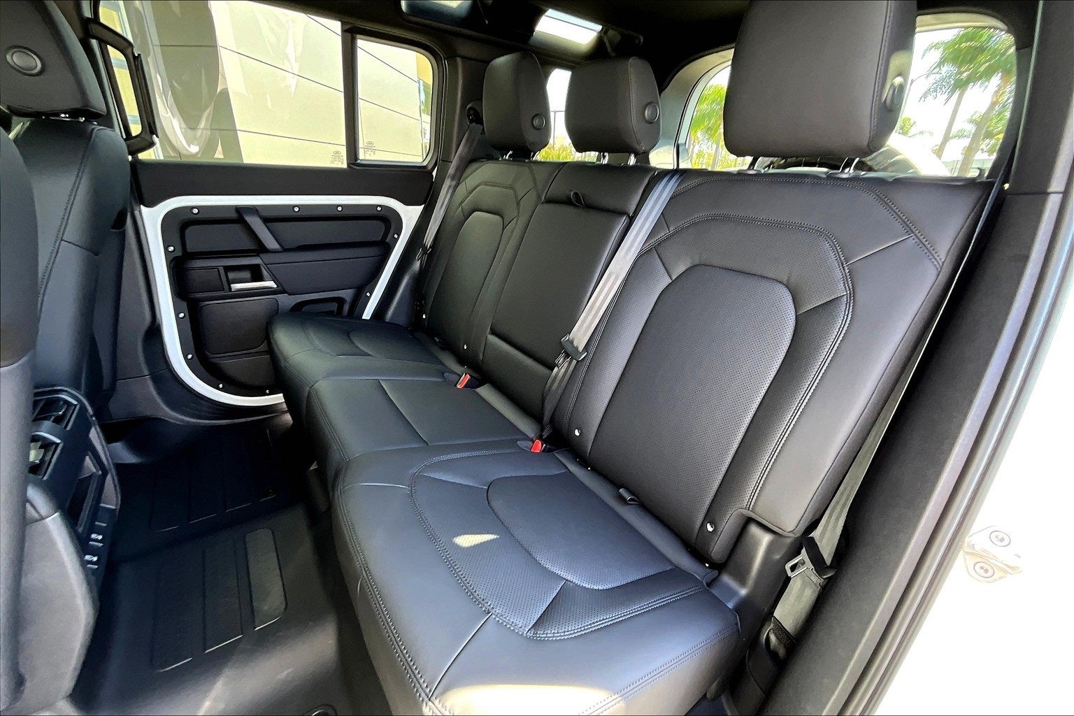 2026 Land Rover Defender 110 S