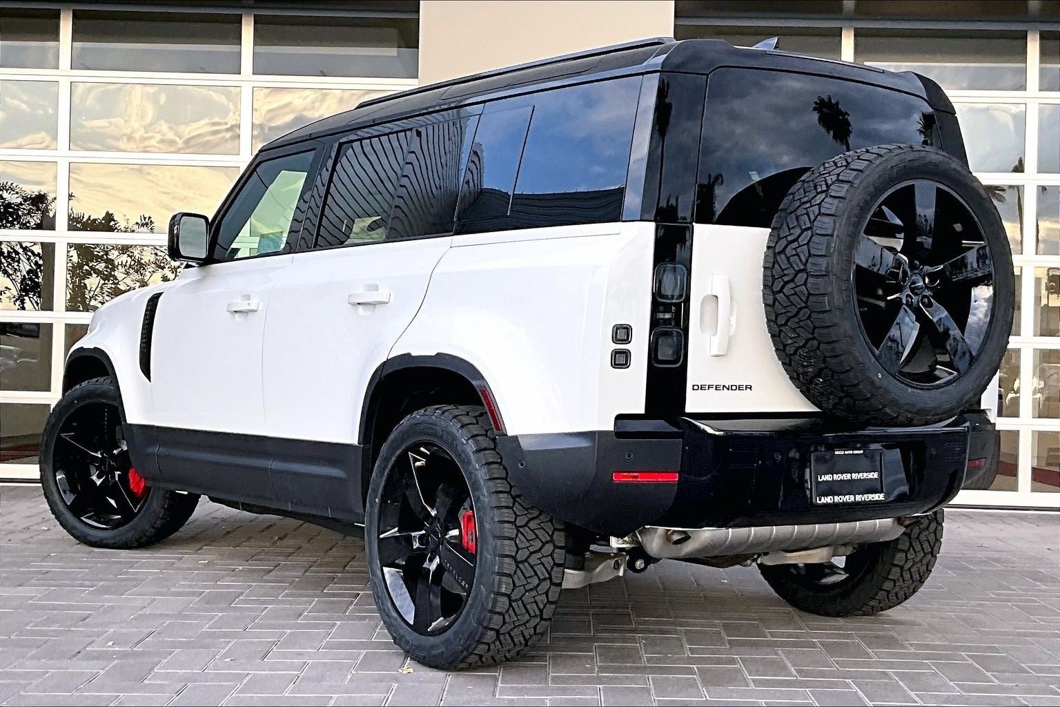 2026 Land Rover Defender 110 S