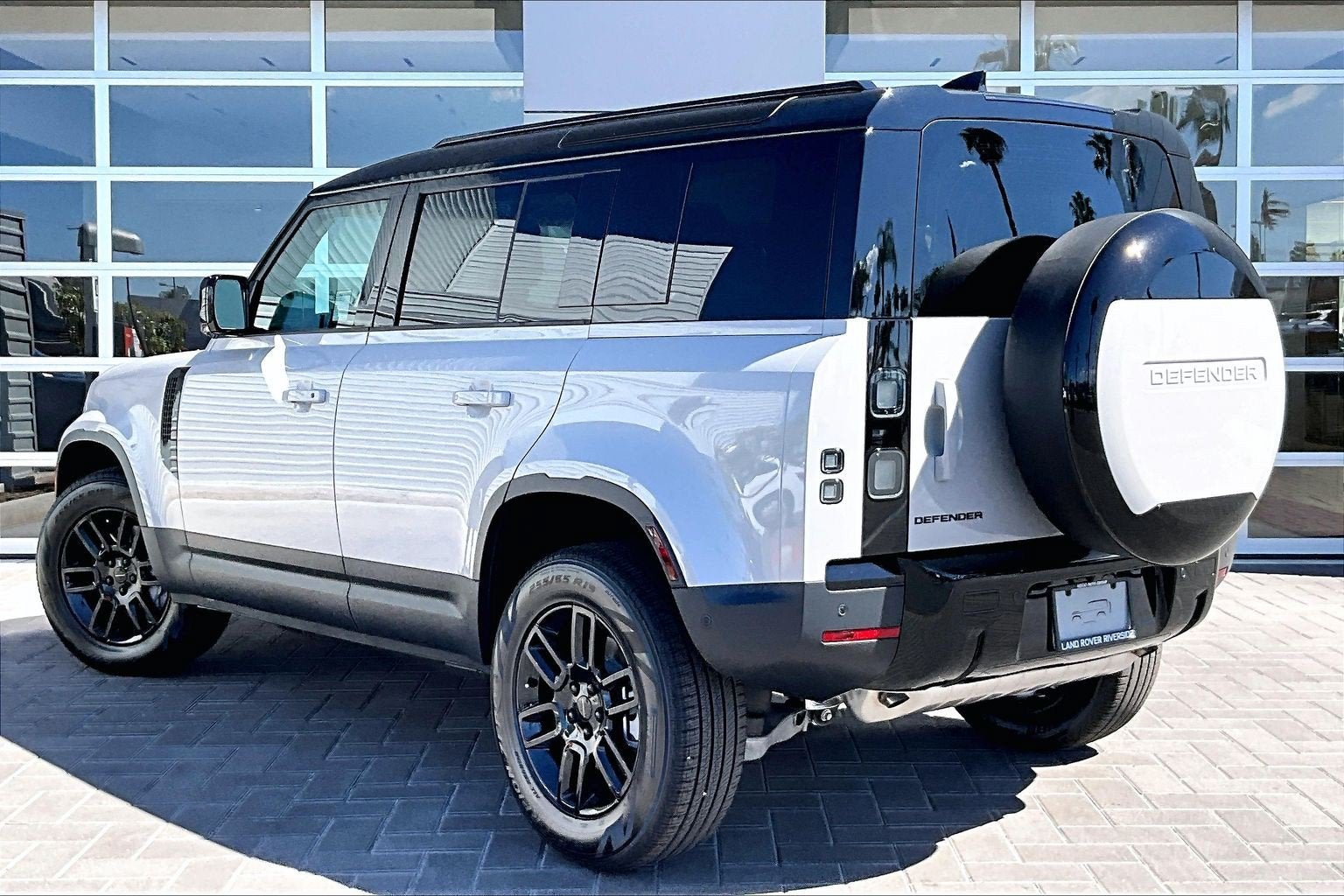 2026 Land Rover Defender 110 S