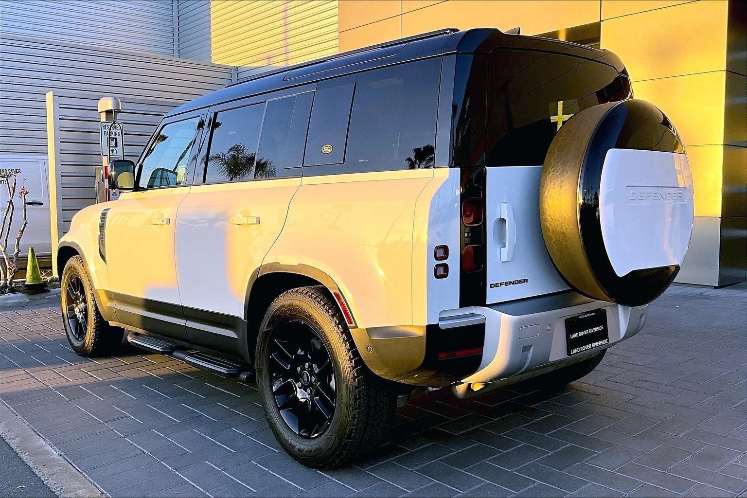 2024 Land Rover Defender 110 S