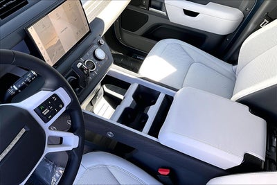 2025 Land Rover Defender 110 S