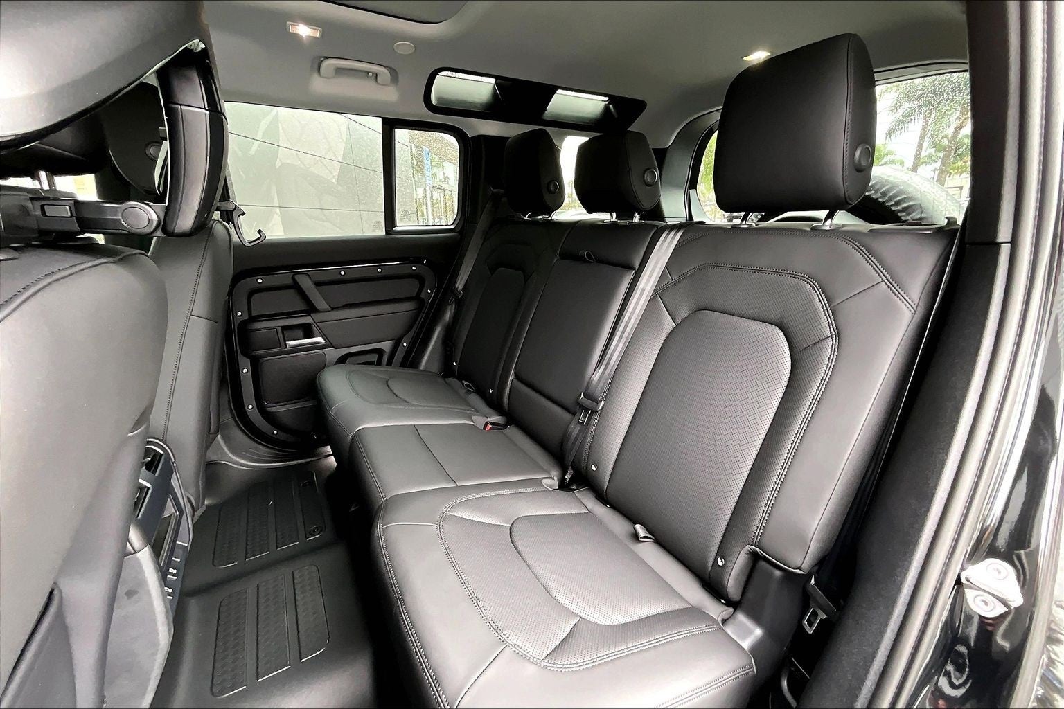 2026 Land Rover Defender 110 S