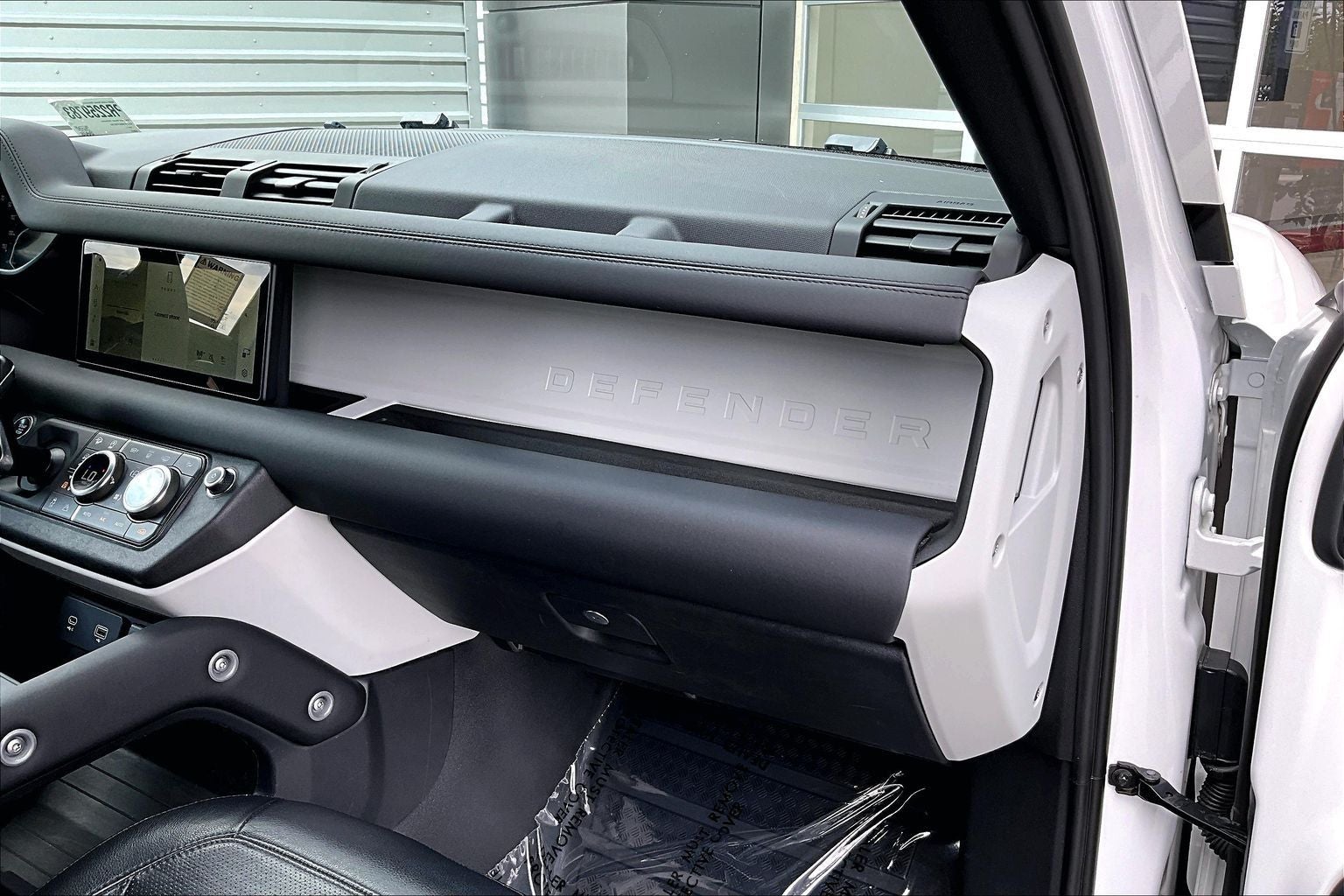 2024 Land Rover Defender 110 S