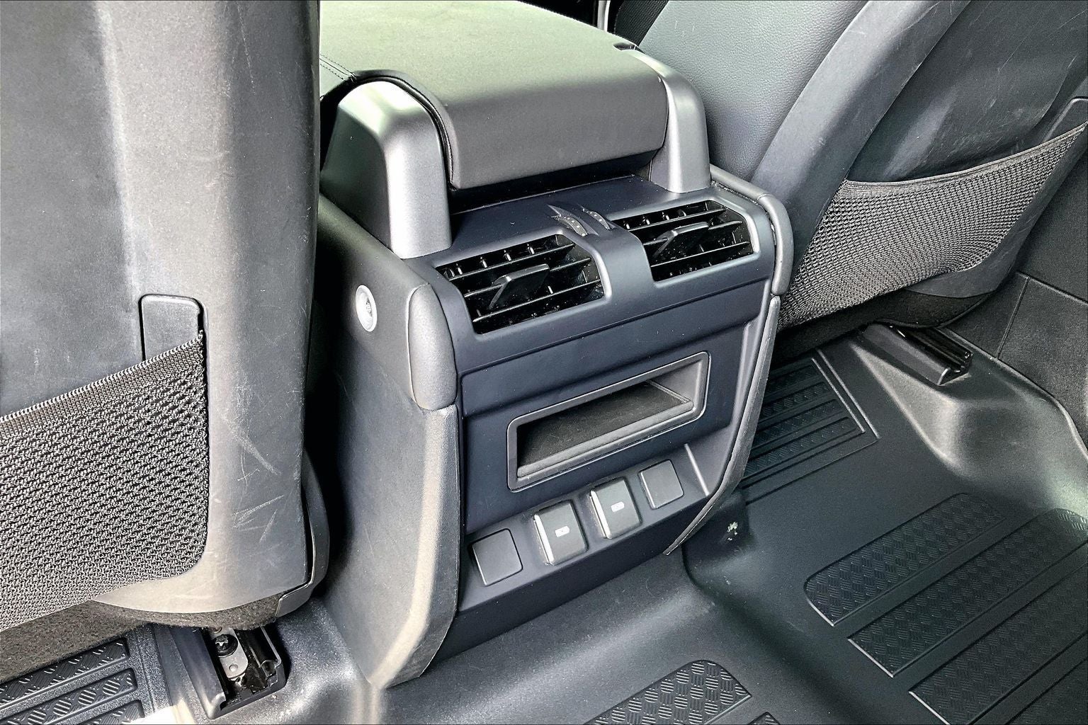 2024 Land Rover Defender 110 S
