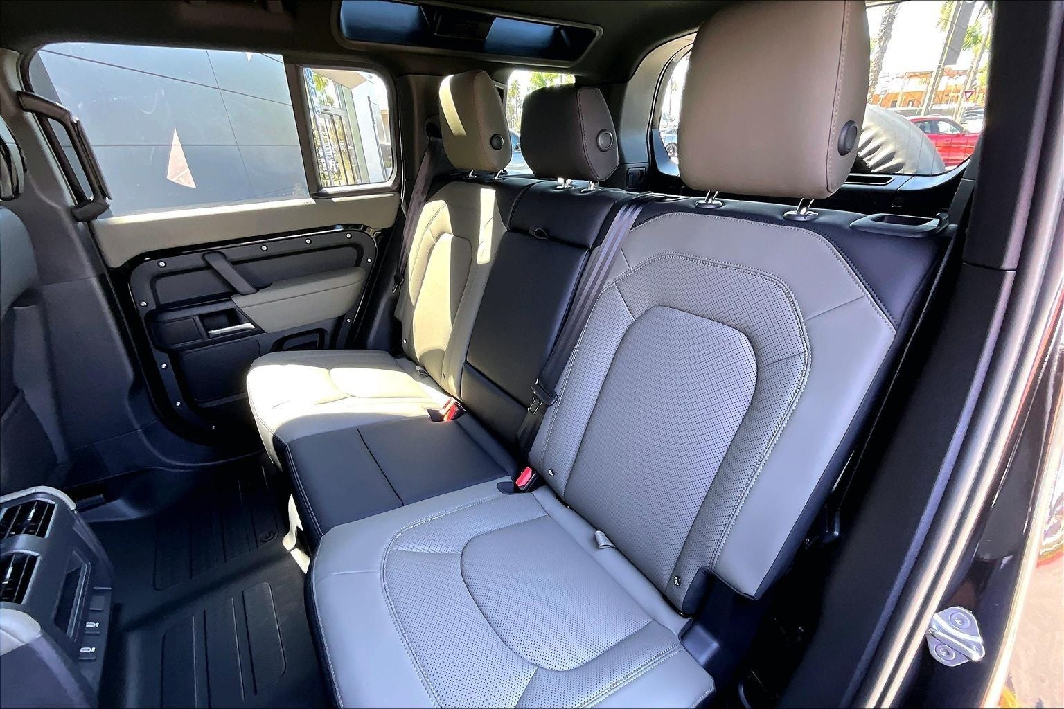 2026 Land Rover Defender 110 S