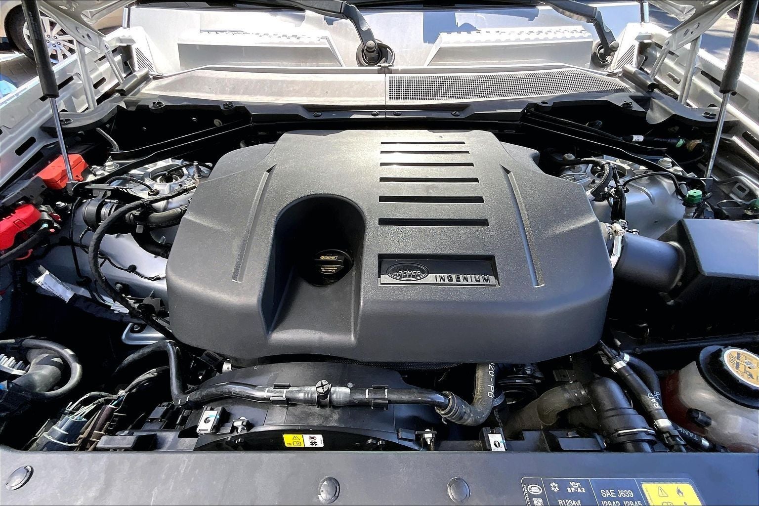 2023 Land Rover Defender 130 SE