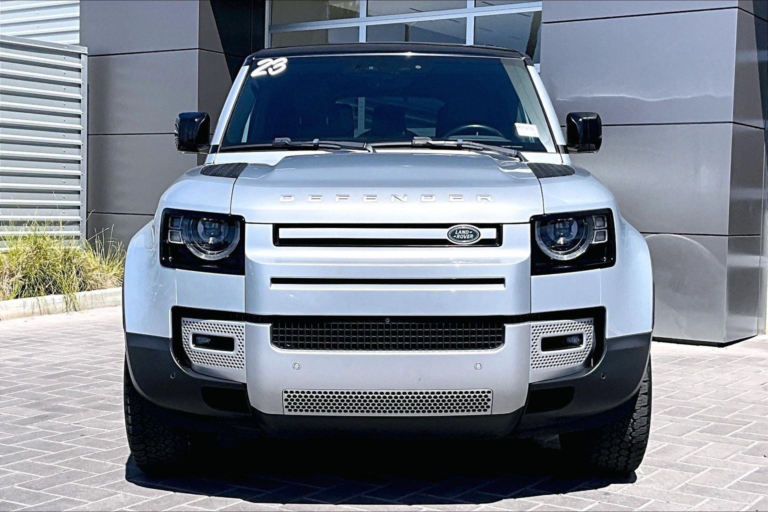 2023 Land Rover Defender 130 SE