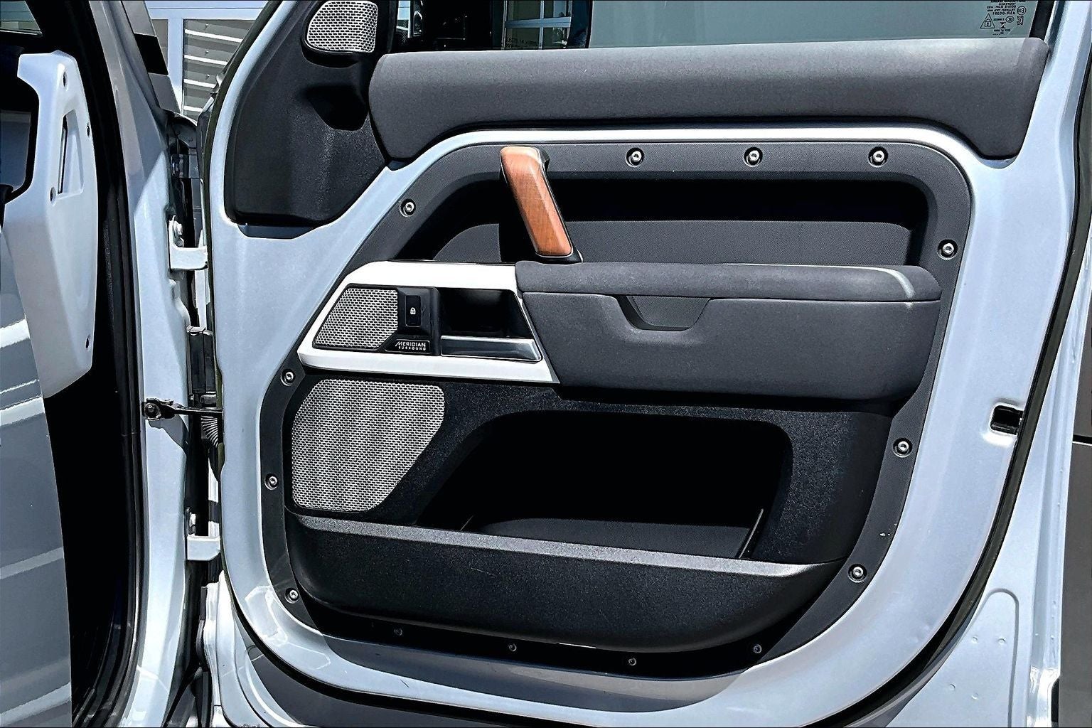 2023 Land Rover Defender 130 SE