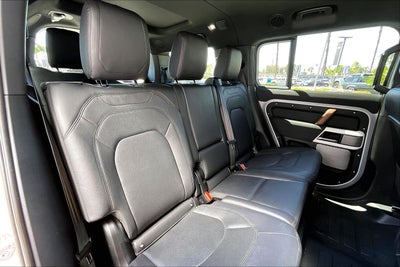 2023 Land Rover Defender 130 SE