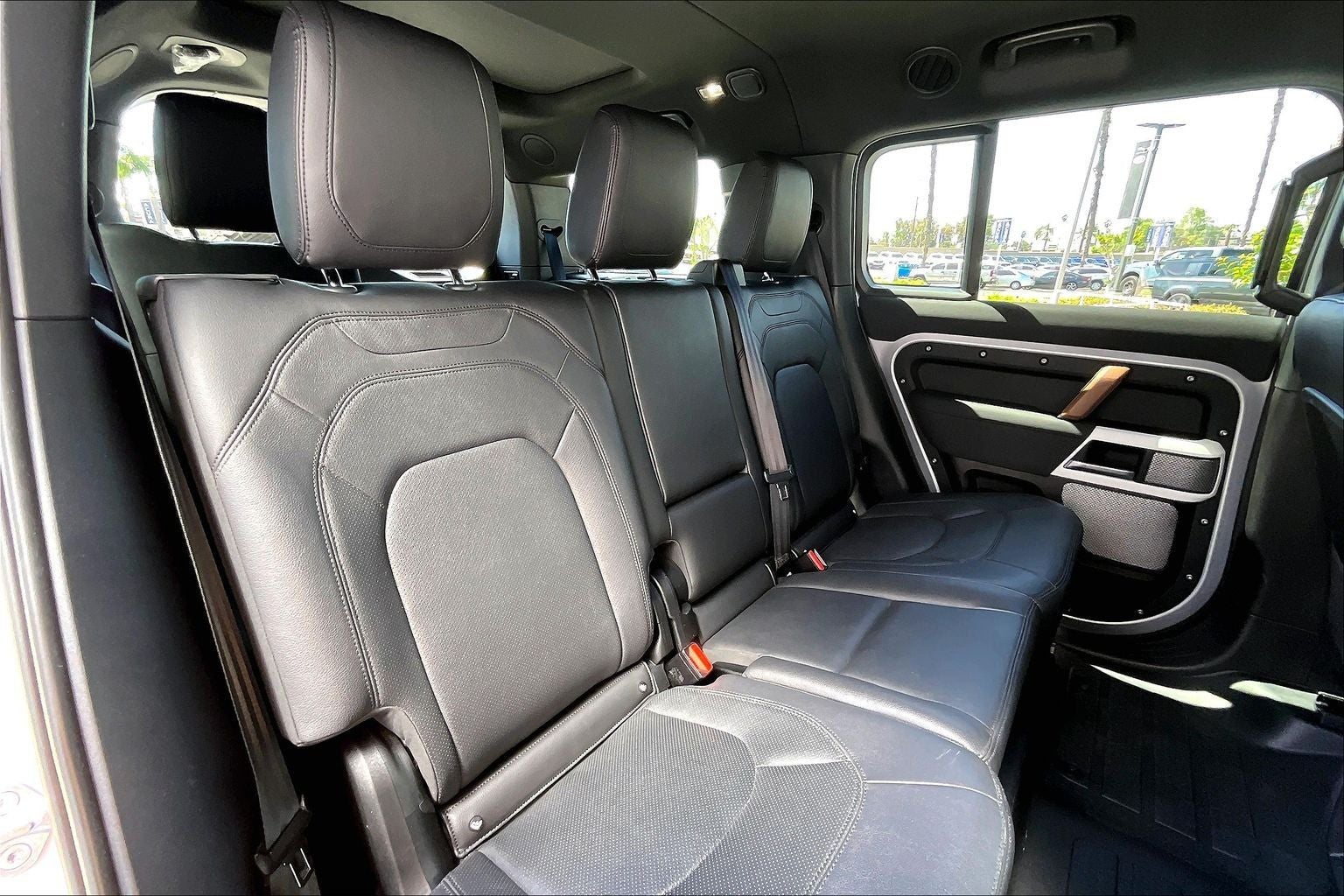 2023 Land Rover Defender 130 SE