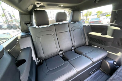 2023 Land Rover Defender 130 SE