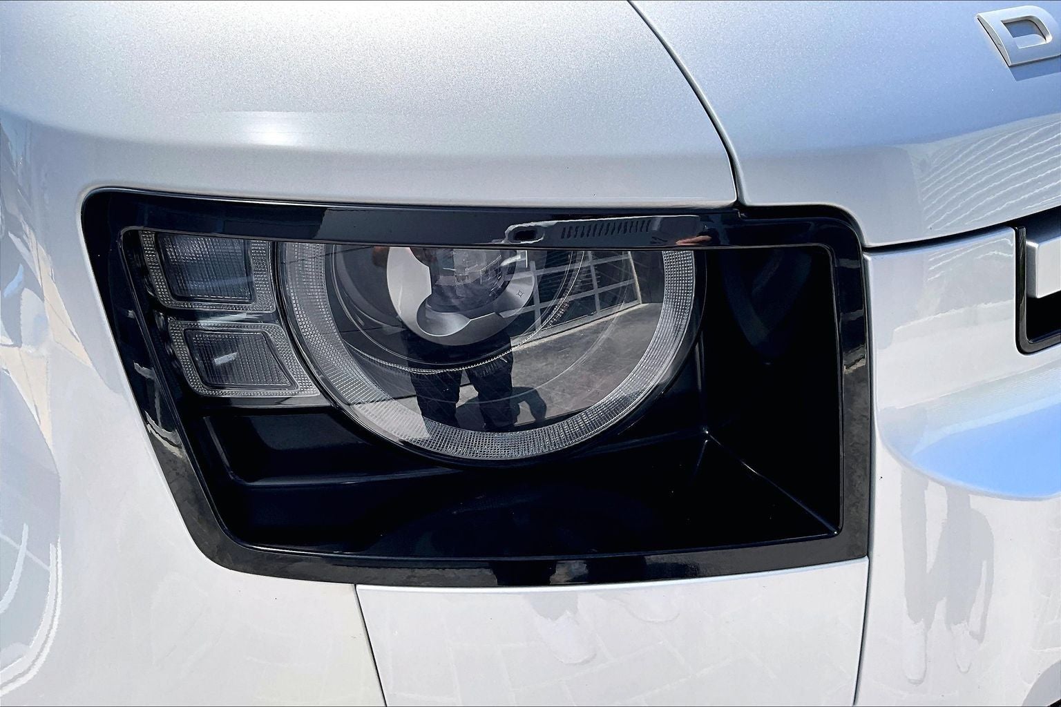 2023 Land Rover Defender 130 SE