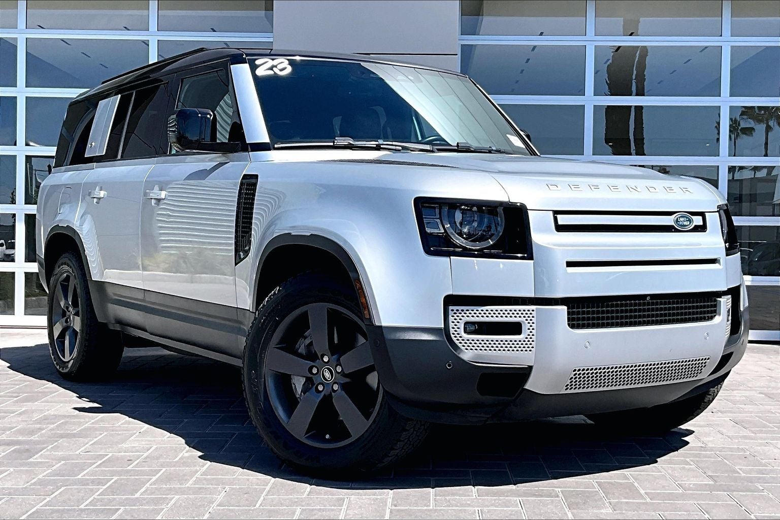 2023 Land Rover Defender 130 SE